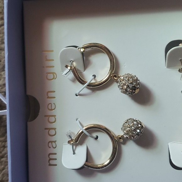Madden girl EARRING SET ( SOLD) - Picture 4 of 4
